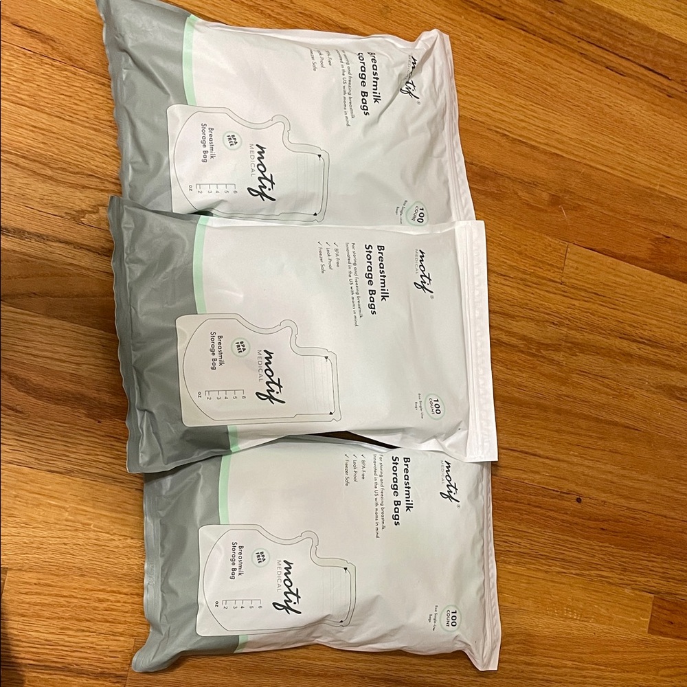Motif breast milk storage bags